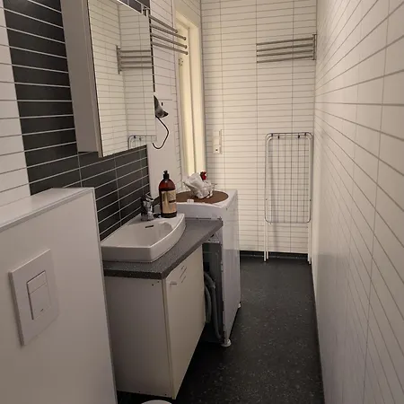 Close To Center And Airport Apartment *